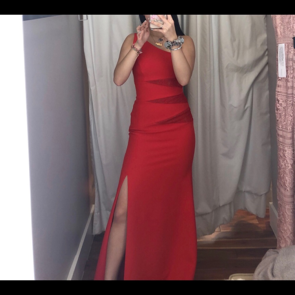 Red BCBGMAXAZRIA prom/evening gown